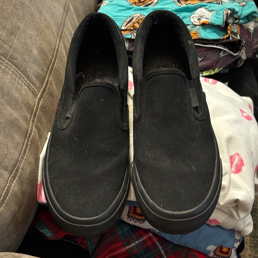 🔥 $3 Add-On. Lugz Black Slip-On Sneakers Size 9